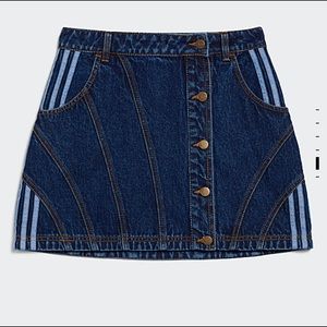 Ivy Park denim skirt size Large - BRAND NEW
